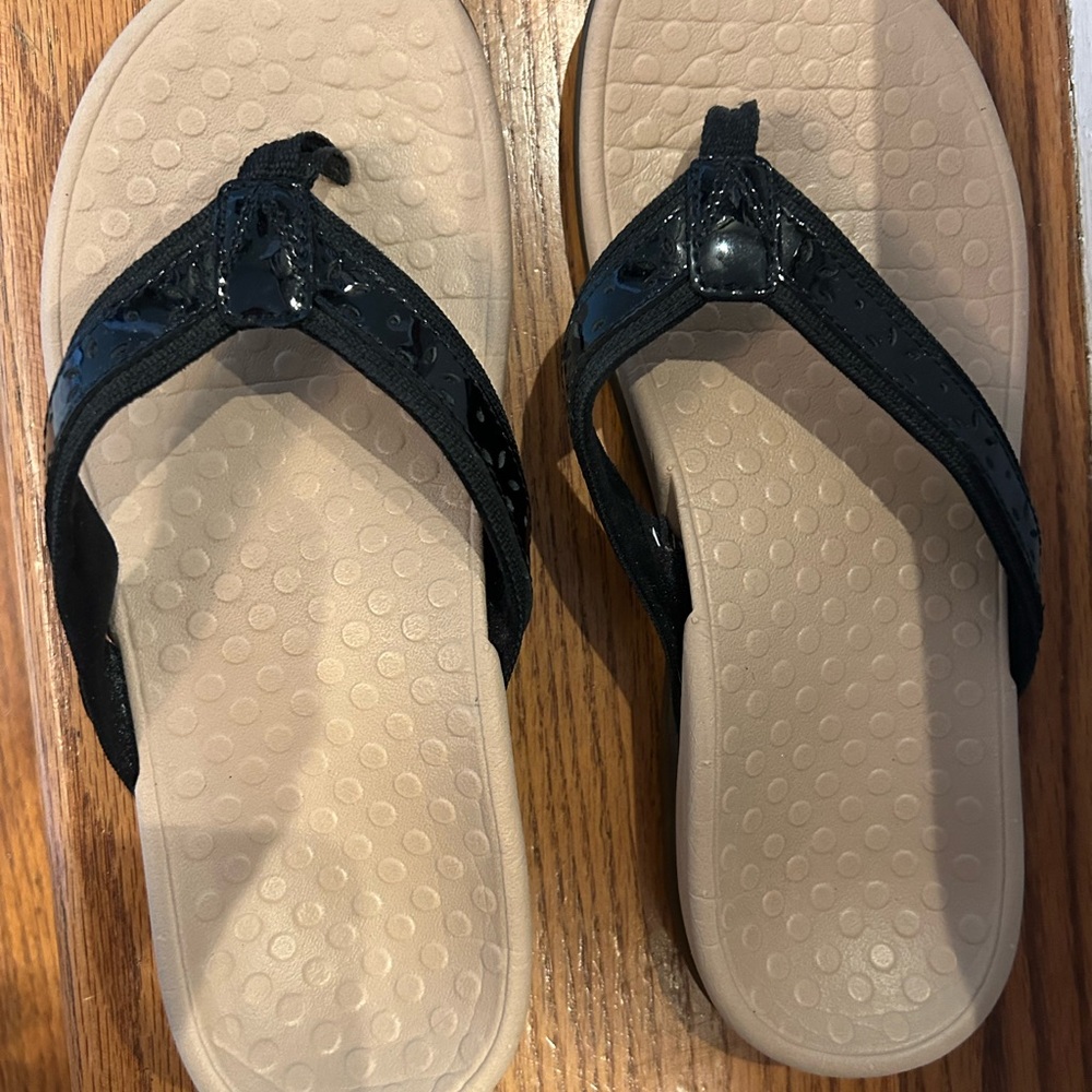 VIONIC - Women's Supportive Black Sandals